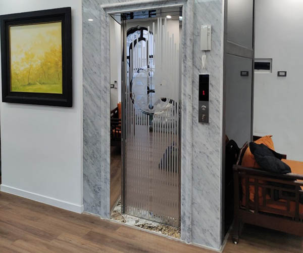 Thang máy gia đình chị Hằng - Gia Lâm